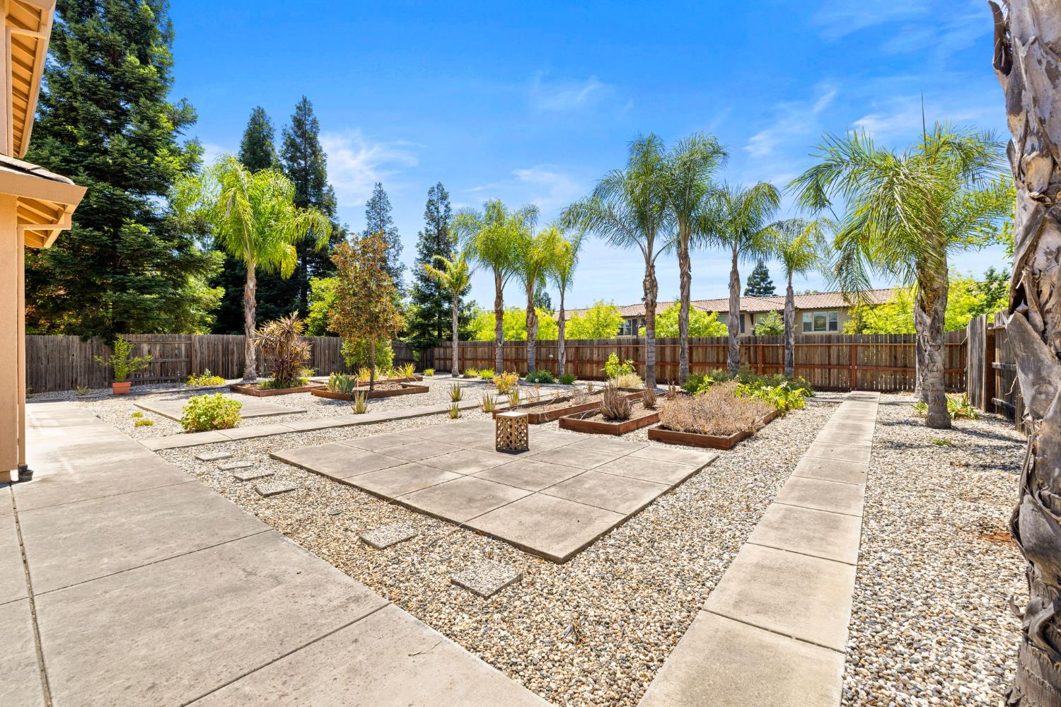 3713 Gibbons Parkway