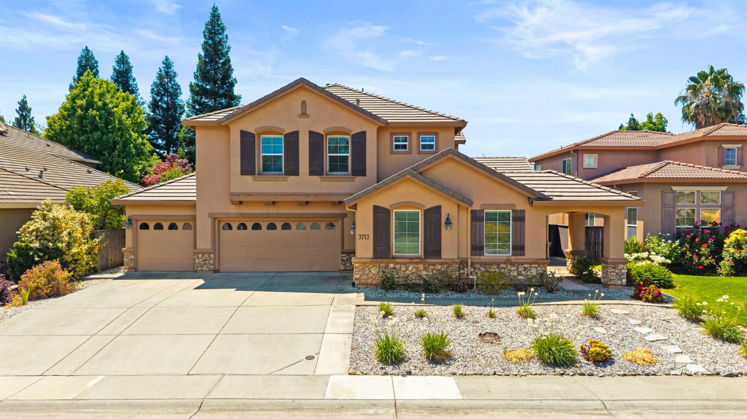 3713 Gibbons Parkway