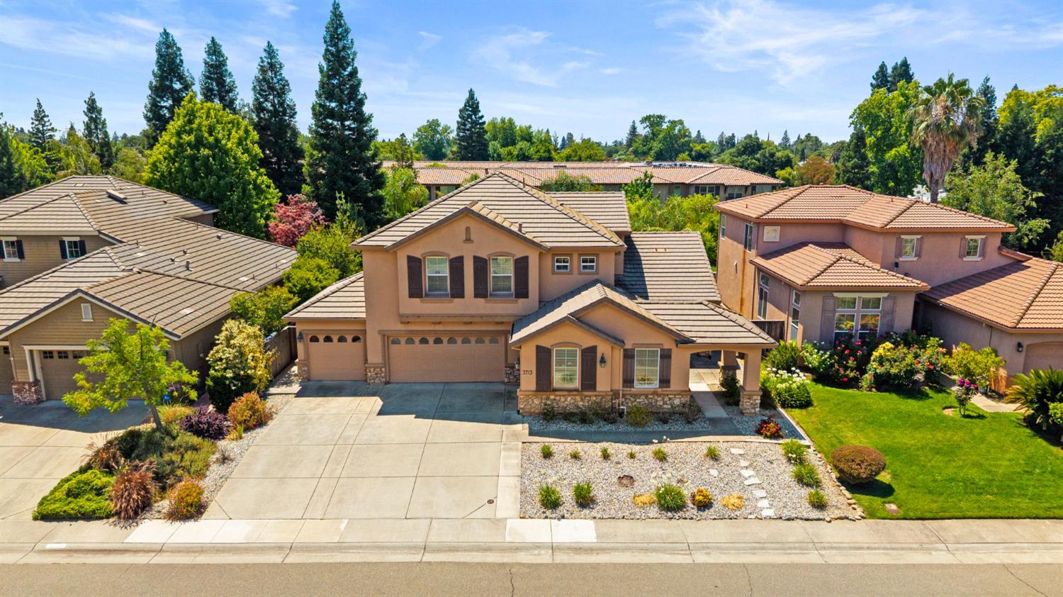 3713 Gibbons Parkway
