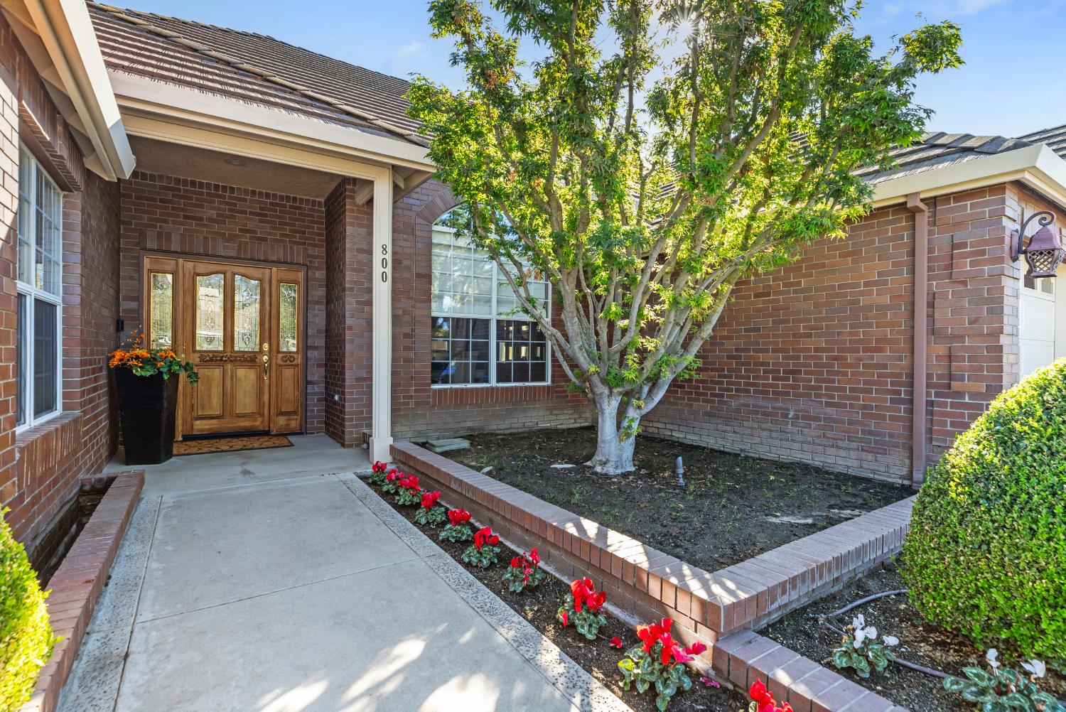 800 Country Club Circle