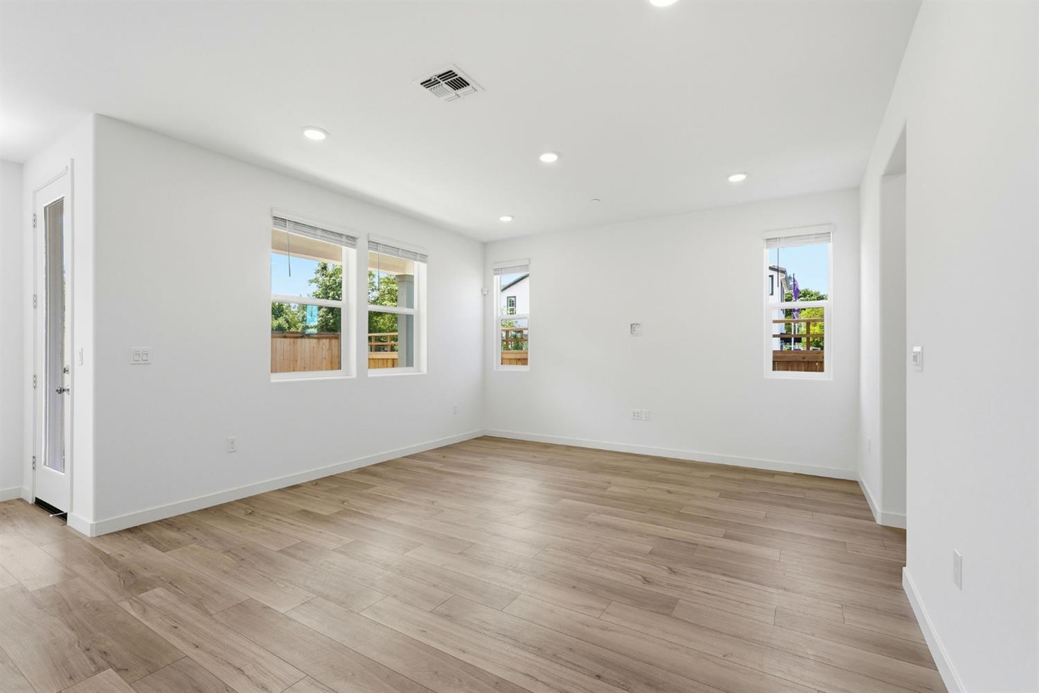 1001 Ginkgo Circle