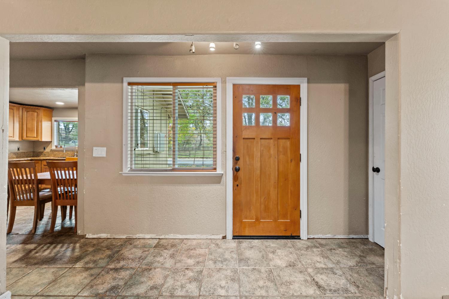 7040 Horseshoe Bar Road