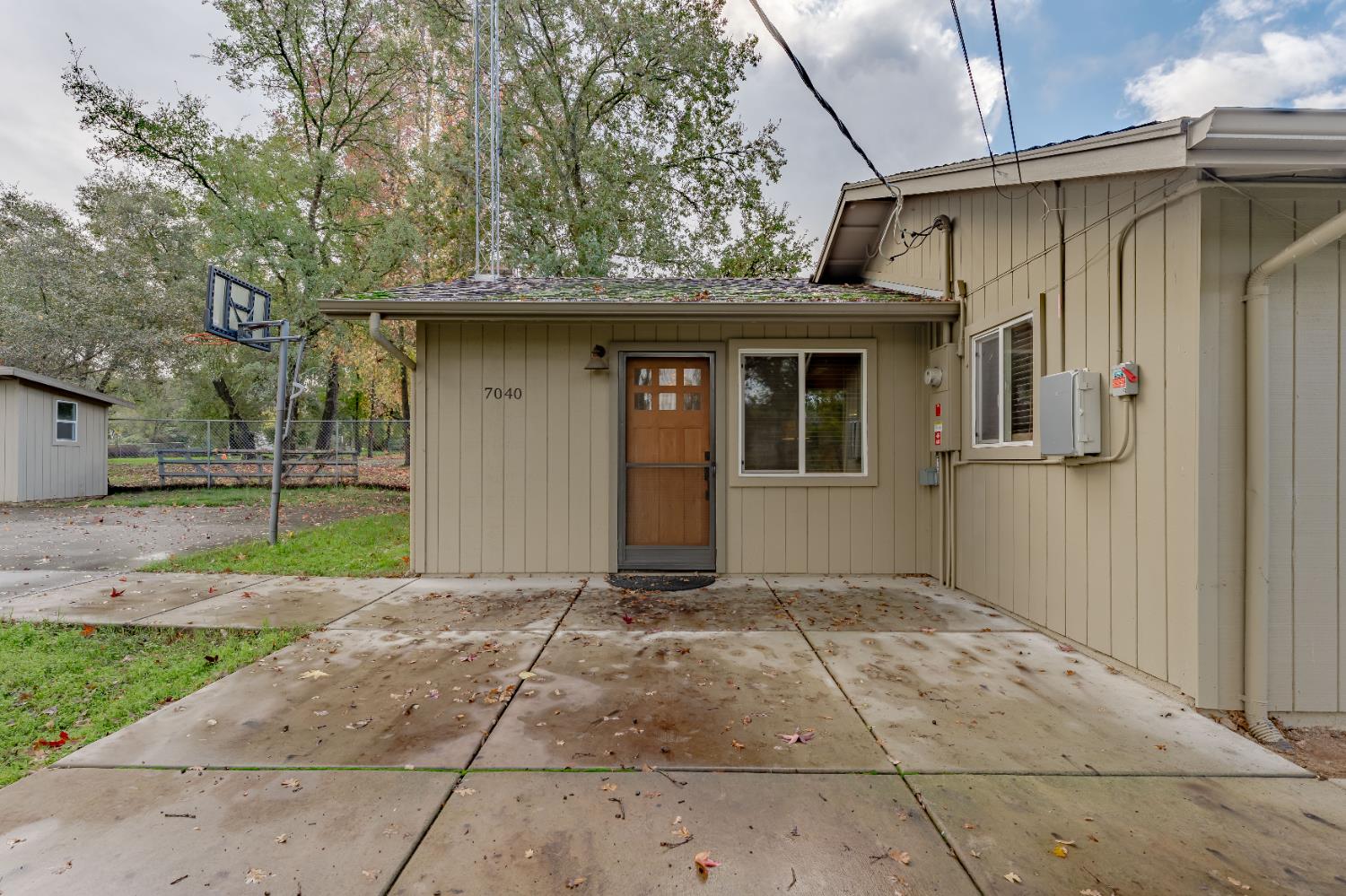 7040 Horseshoe Bar Road