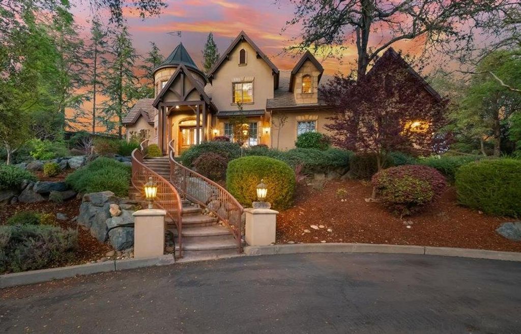 Photo of 8749 Noland Lane, Fair Oaks, CA 95628 (MLS # 225154155)