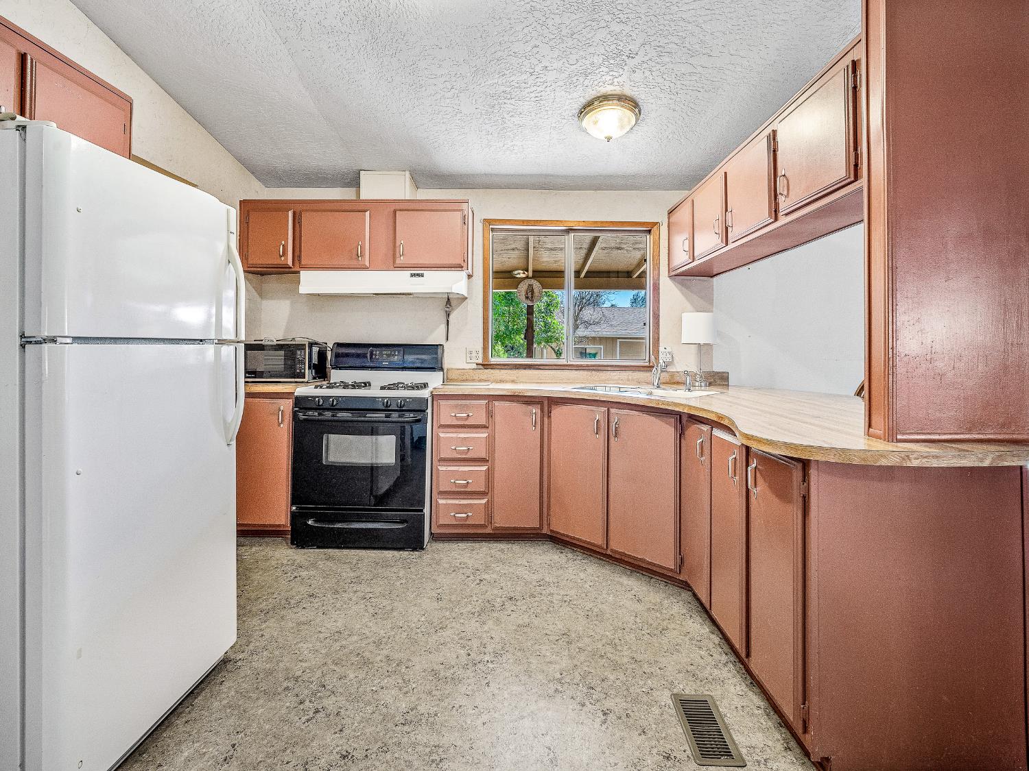 7084 Calcite Drive