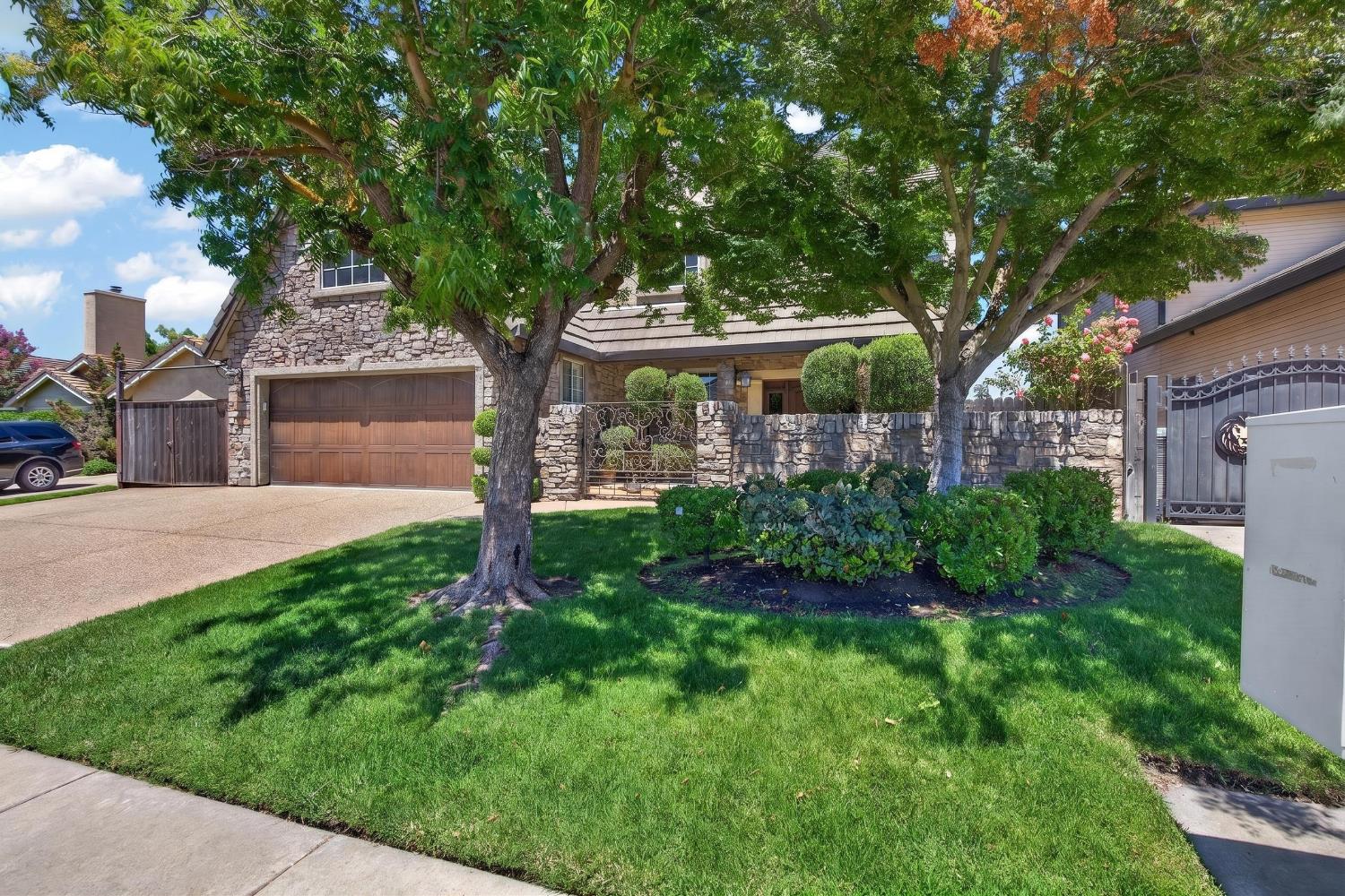 4409 Curlew Street