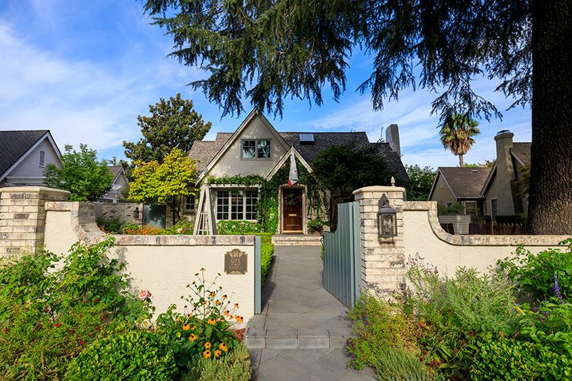923 Magnolia Avenue