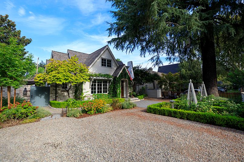 923 Magnolia Avenue