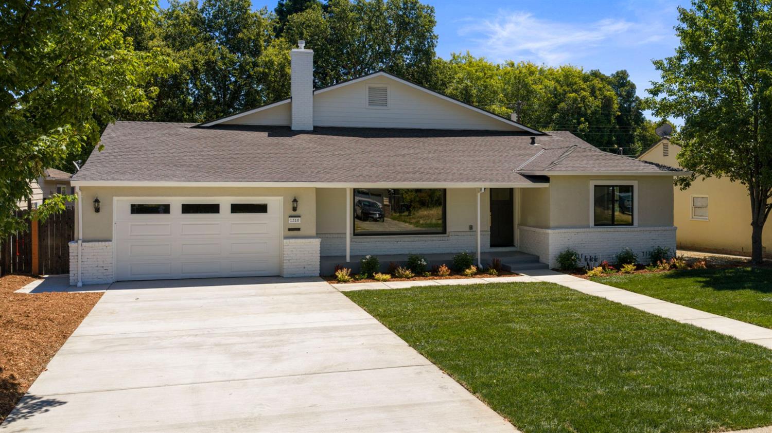 1310 Los Molinos Way