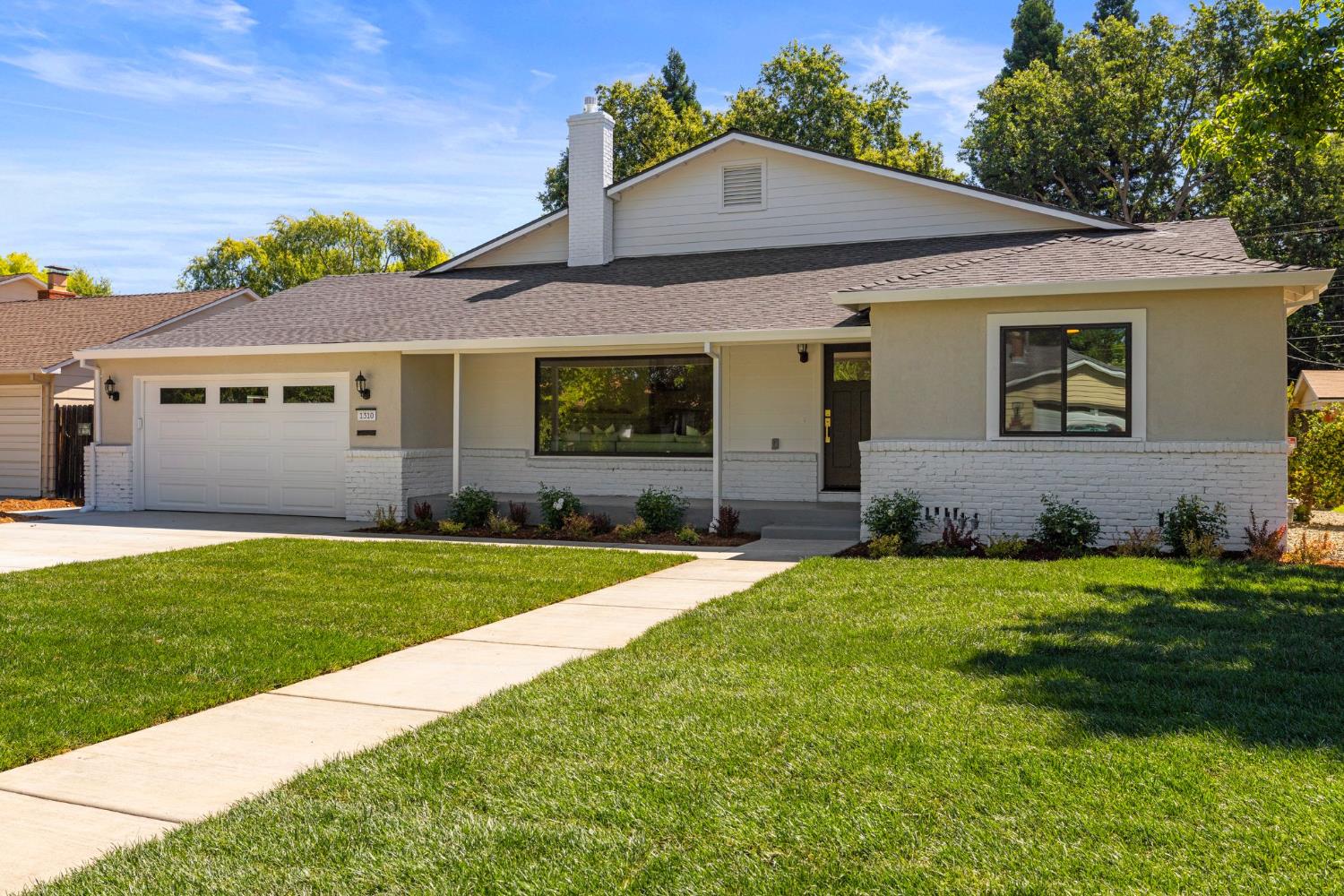 1310 Los Molinos Way