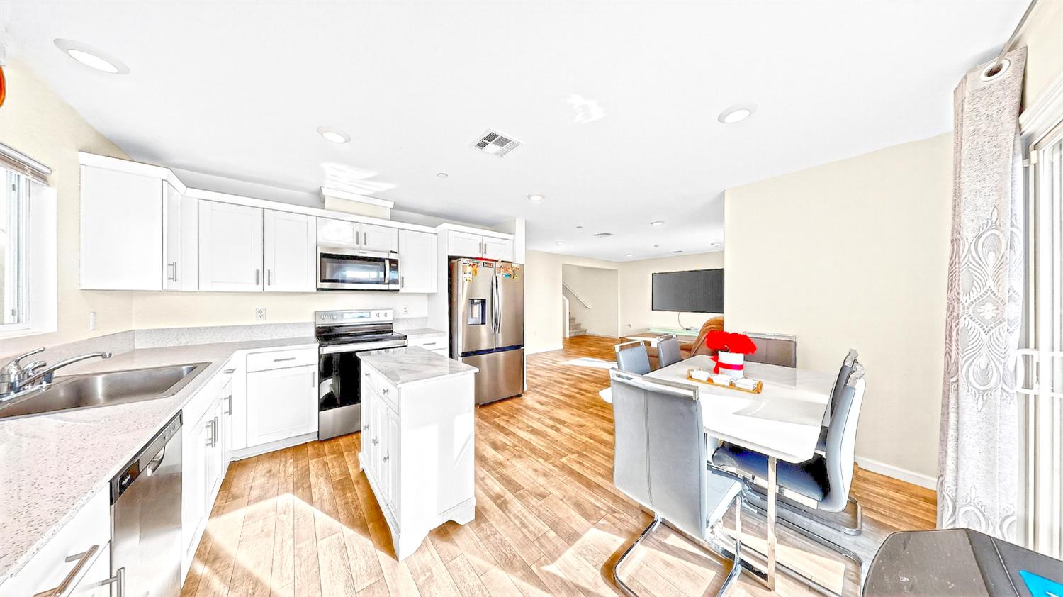 6421 Maple Leaf Lane