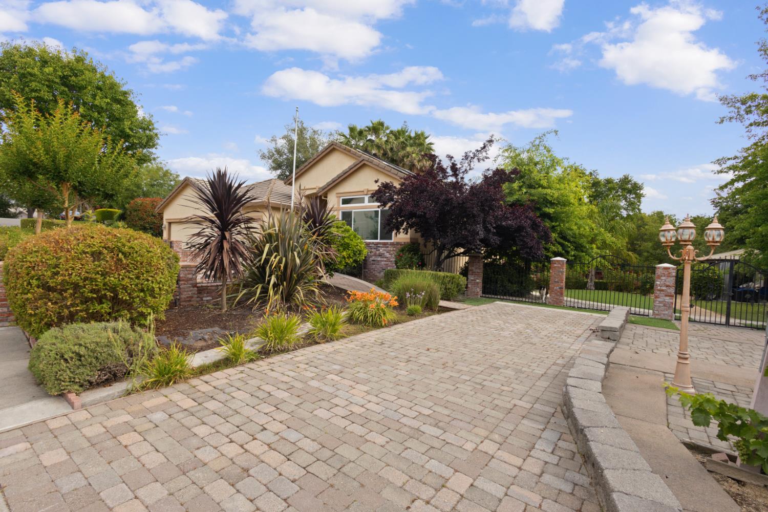 8383 Oakwood Hills Circle