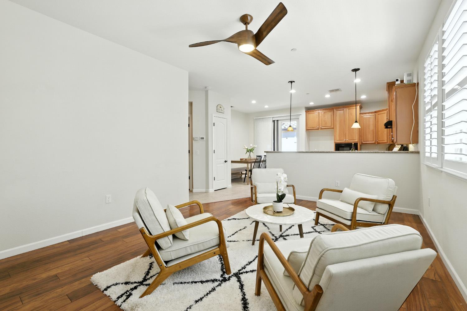 1401 Marseille Lane