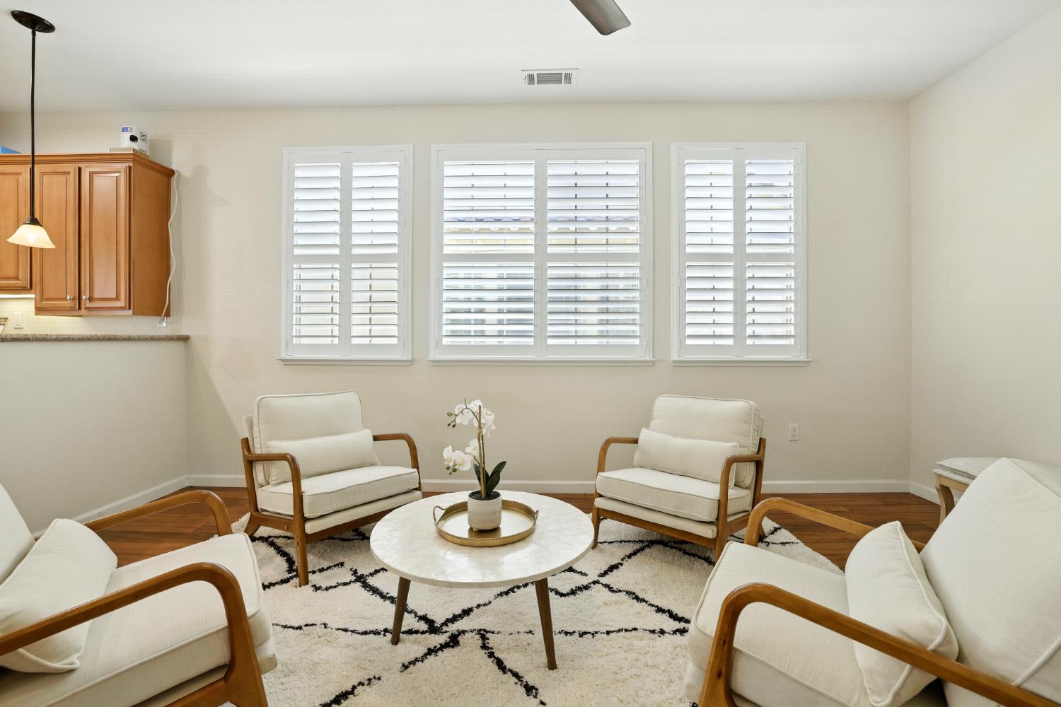 1401 Marseille Lane