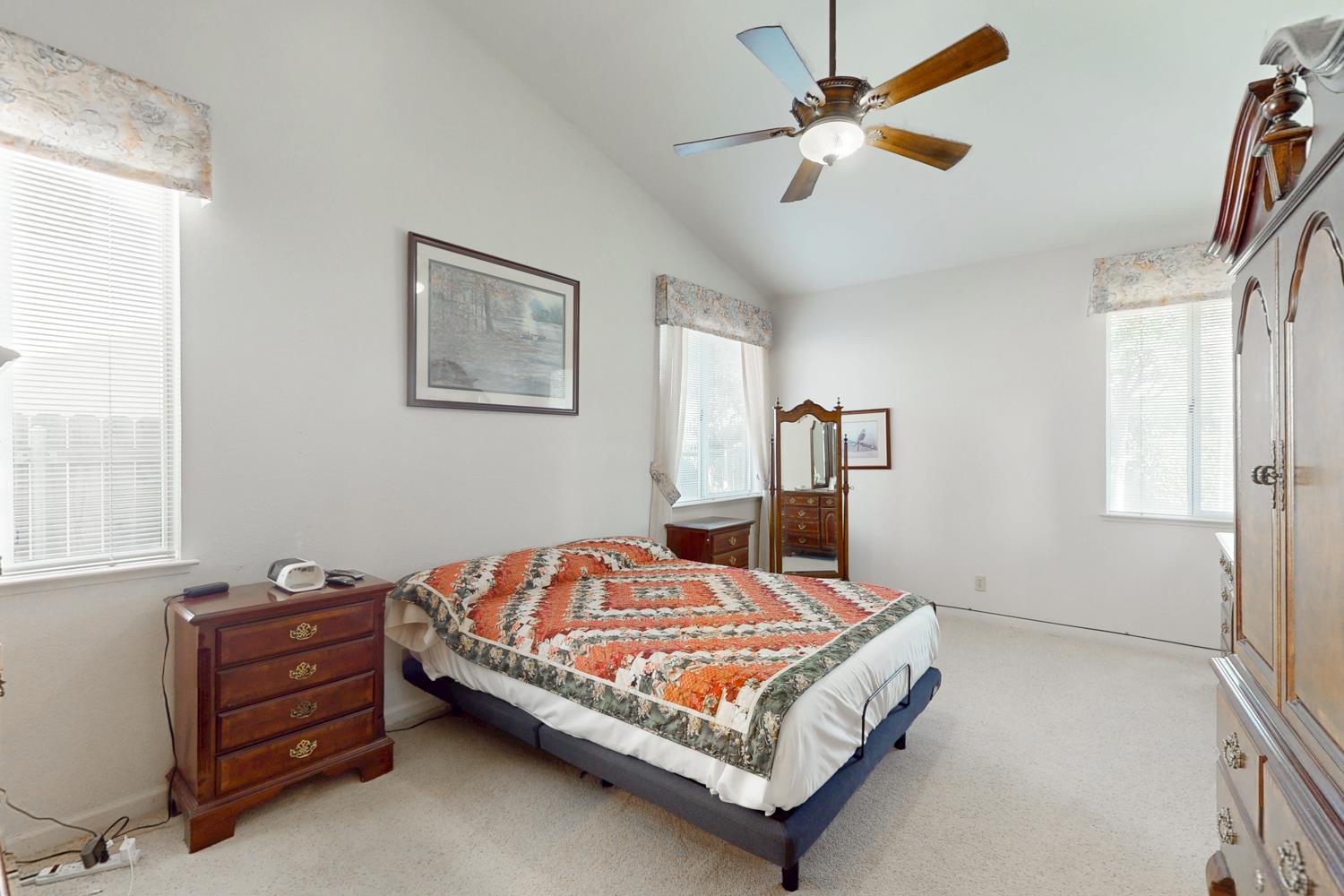 Yuba City, California 95993, United States, 4 Bedrooms Bedrooms, ,3 BathroomsBathrooms,Residential,Active,205435