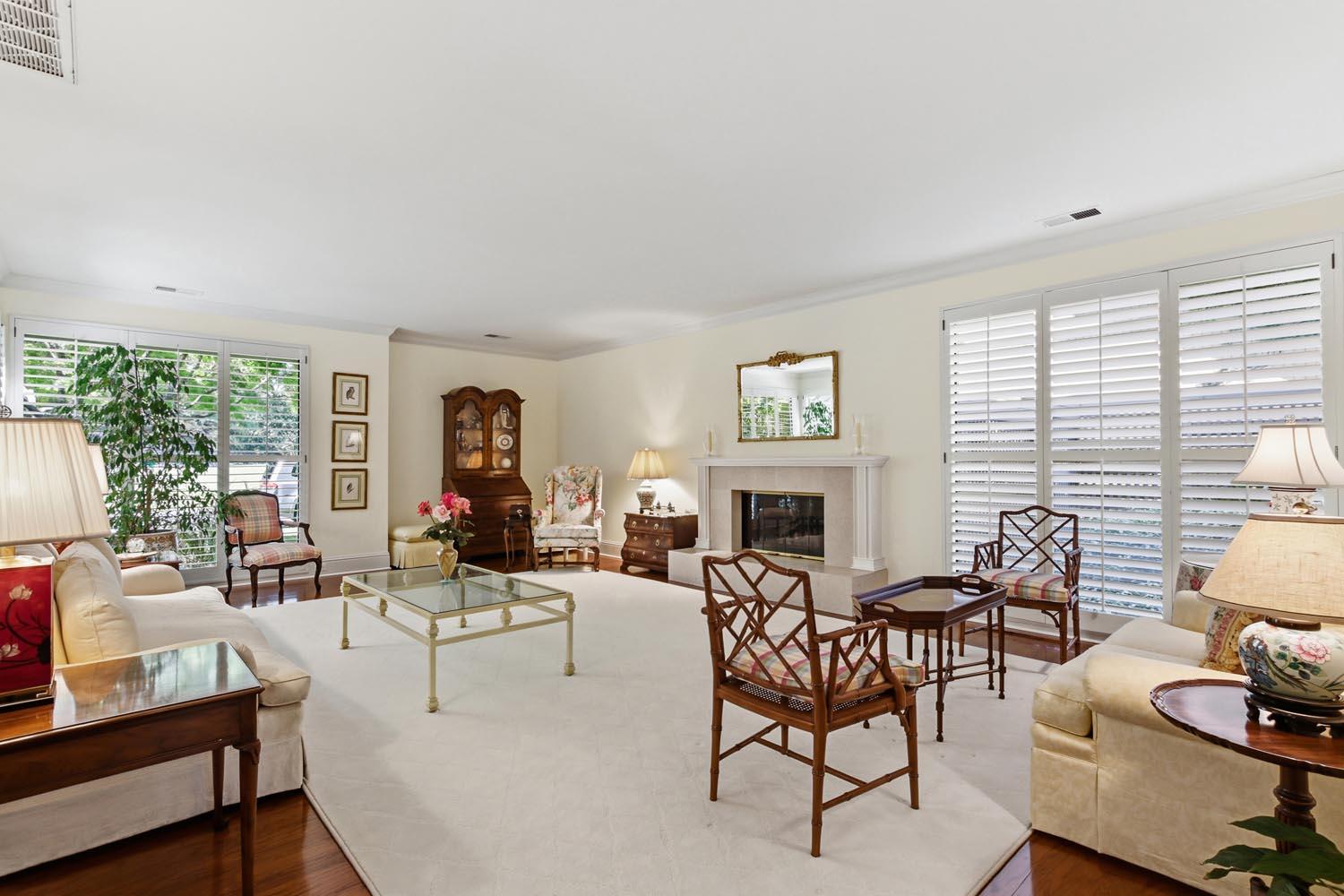 11473 Huntington Village Lane
