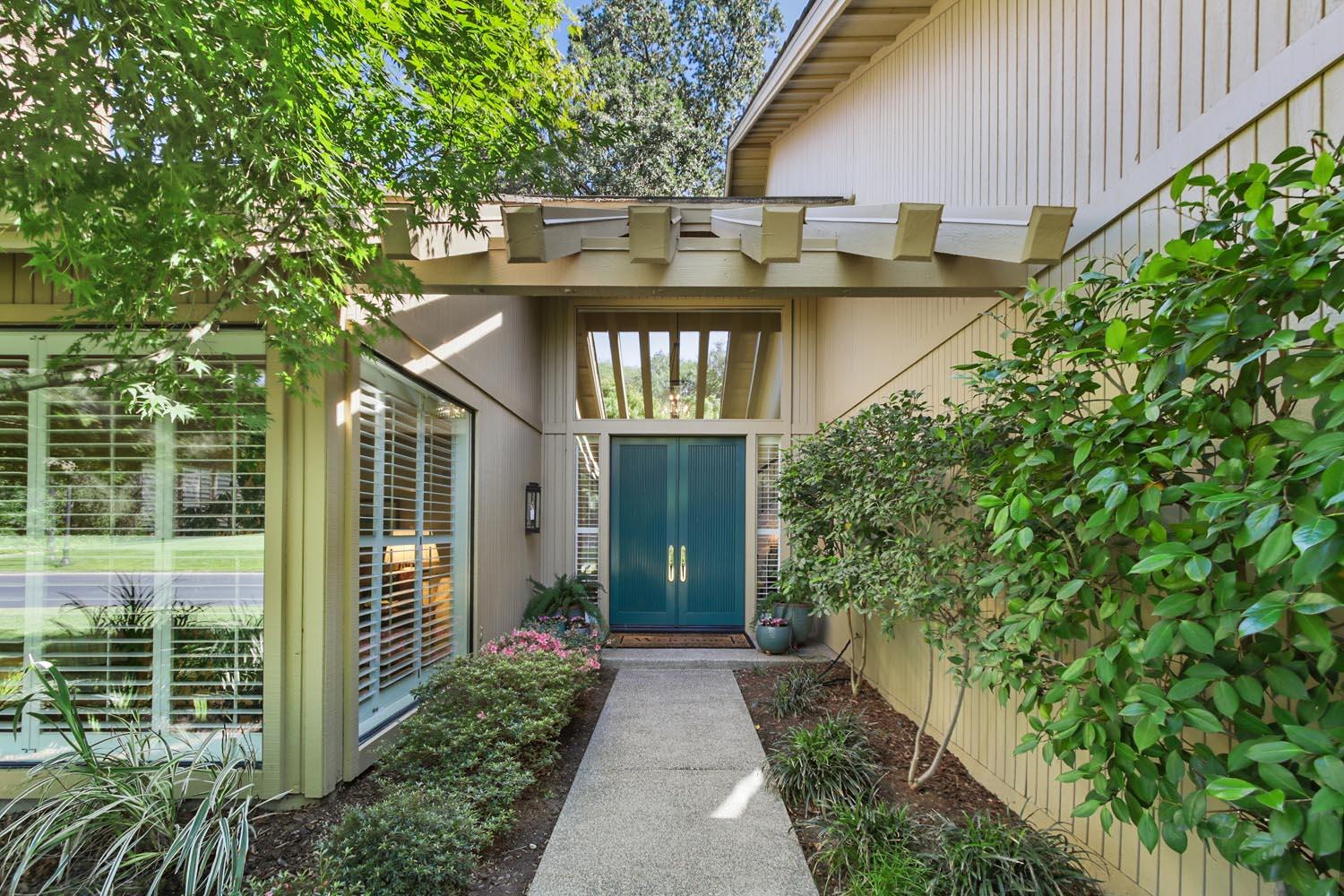 11473 Huntington Village Lane