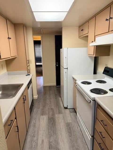 1037 Fulton Avenue 375