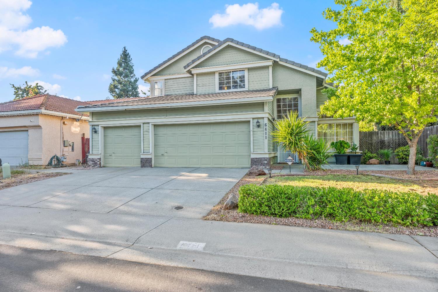 6411 Red Birch Way