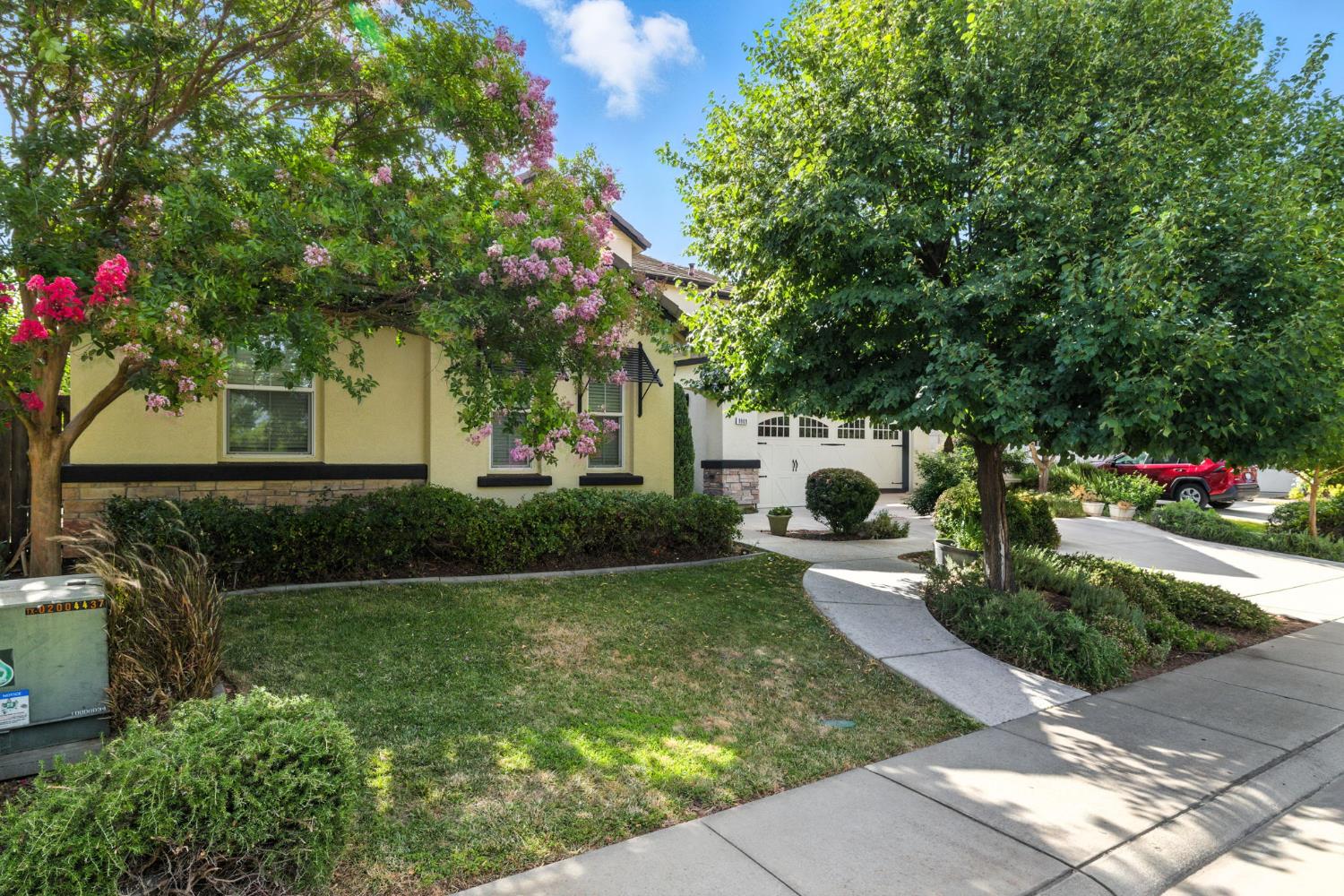 9909 Albacore Way