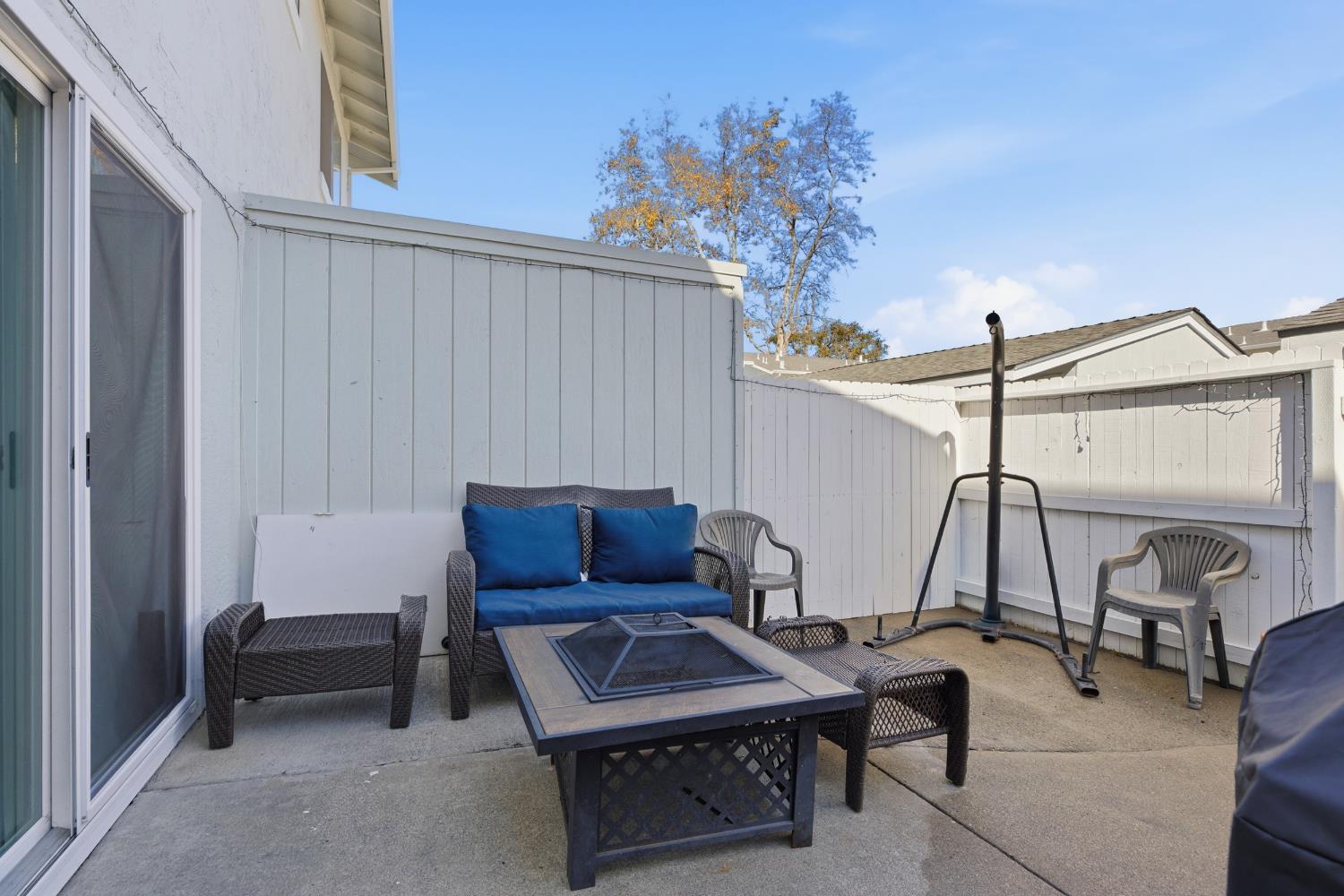 38614 Royal Ann Common