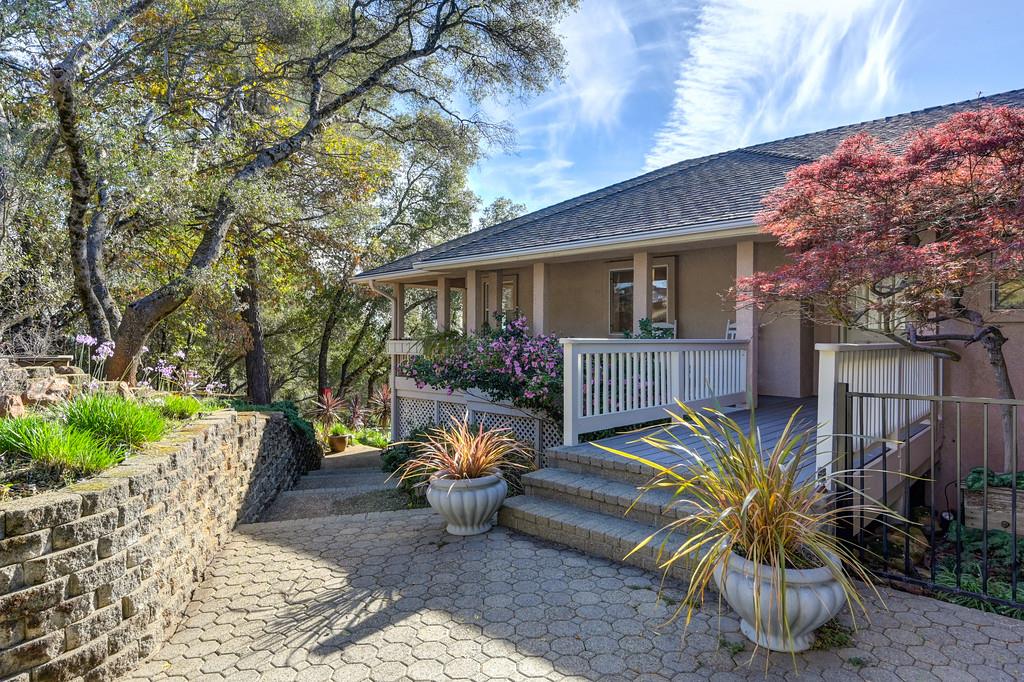 2060 Onion Flat Court