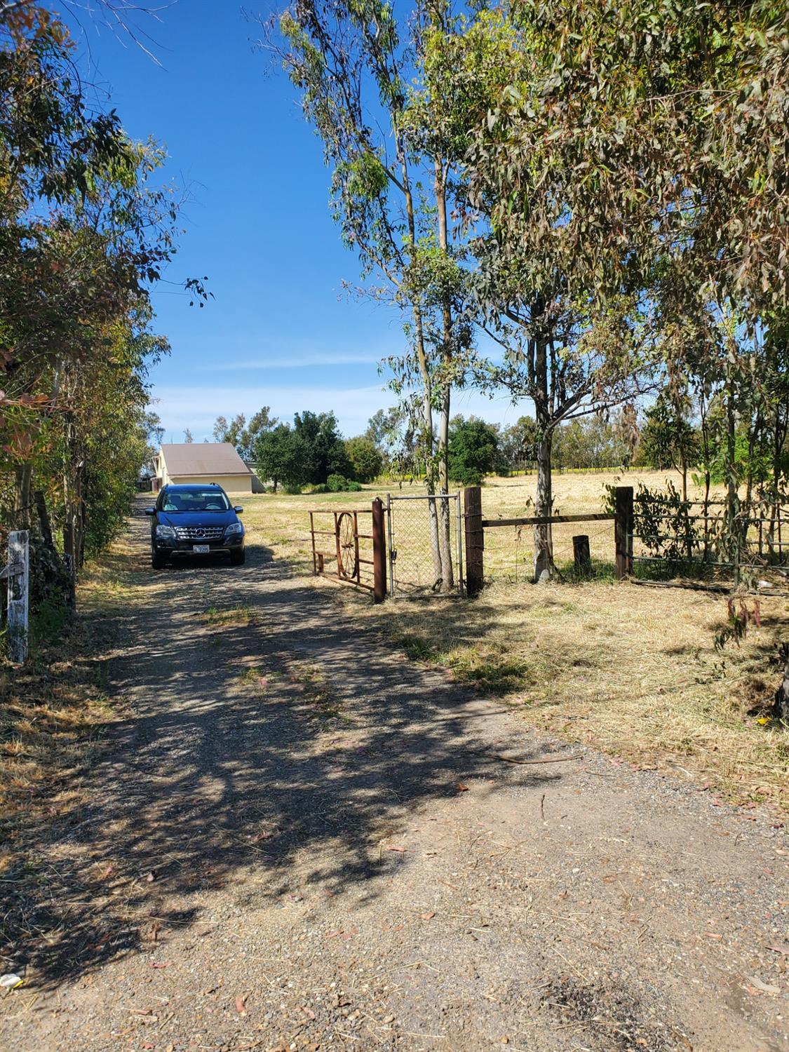 2001 E Eight Mile Road