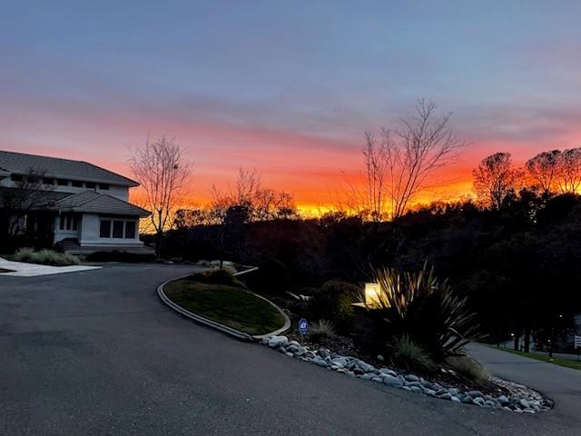 10100 Tierra Del Lago Place