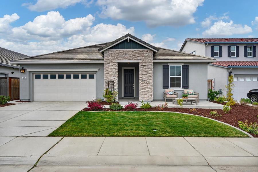 102 Bixby Court