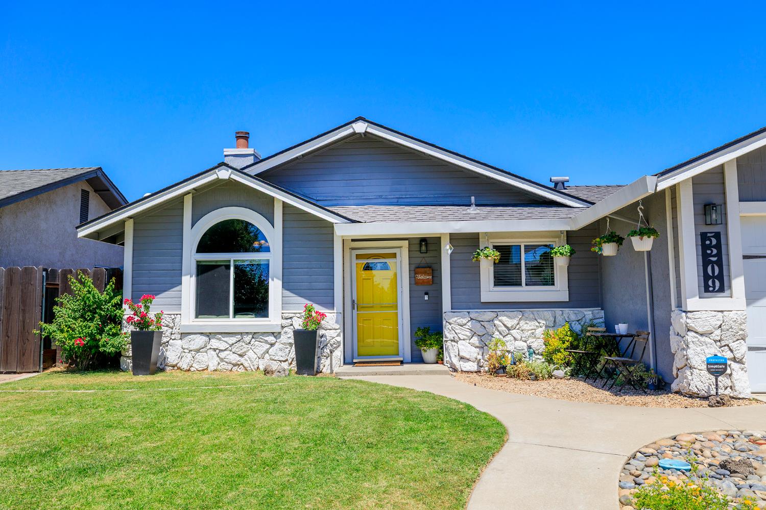 5209 Cottage Lane