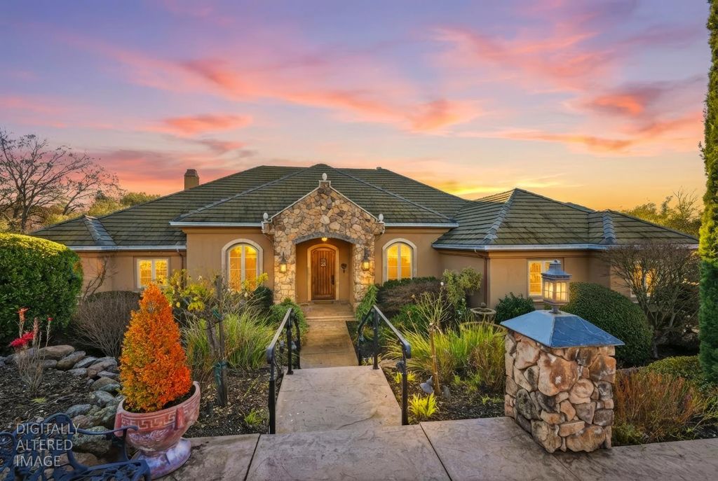 Photo of 2620 Vineyard Drive, Auburn, CA 95603 (MLS # 226007179)