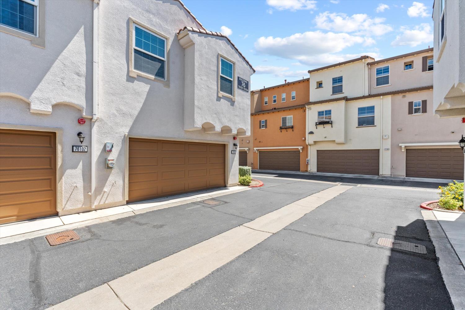 5301 E Commerce Way 76101