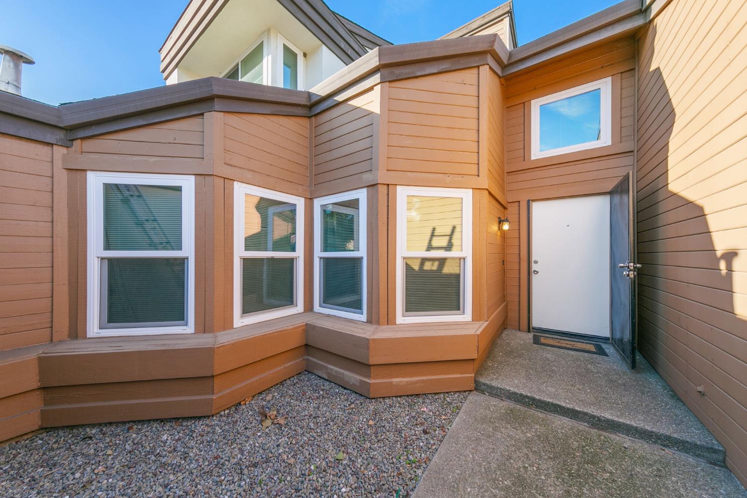 1425 W Swain Road 13