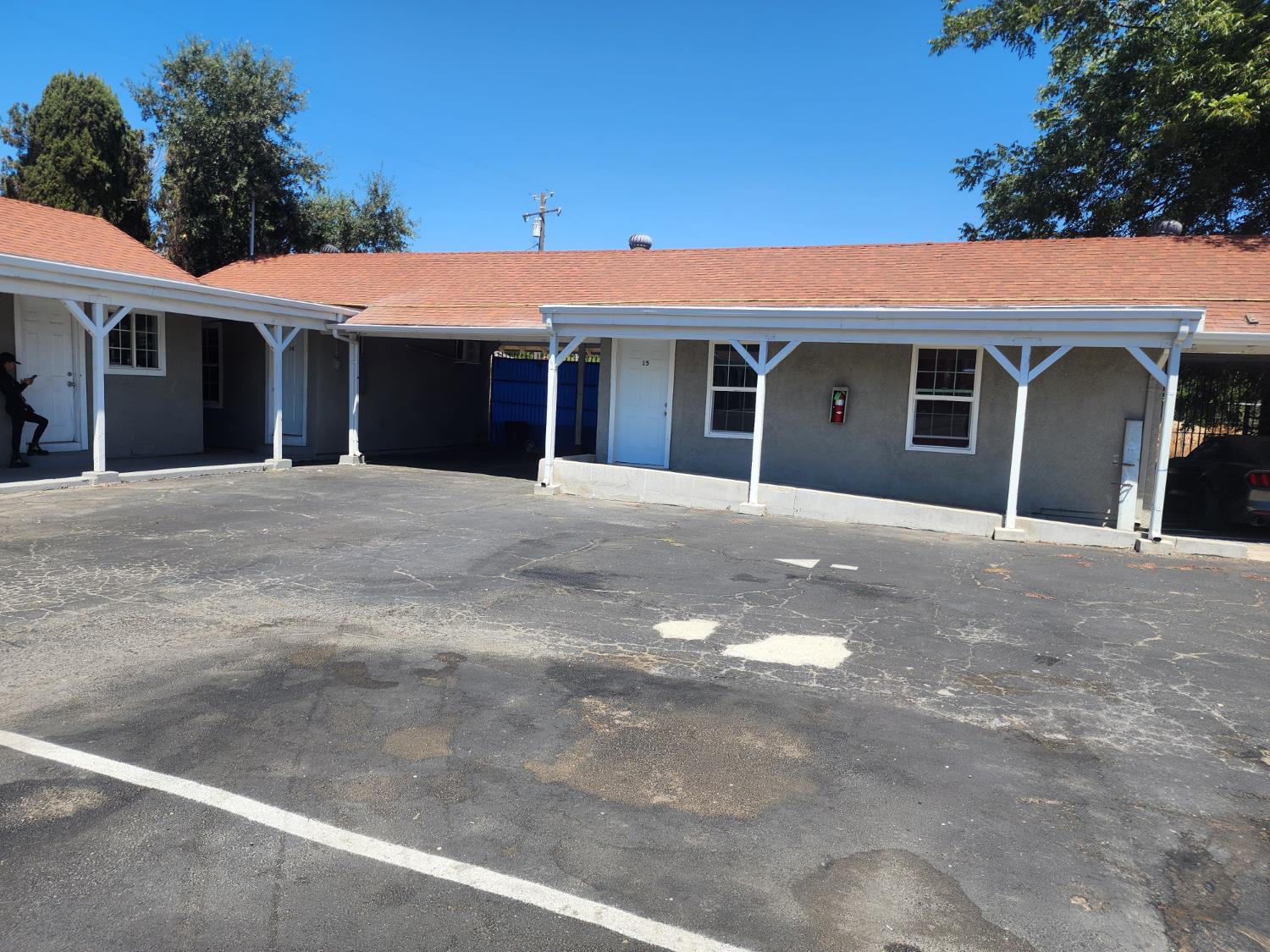 1506 S Mariposa Road