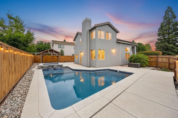 8961 AQUA MARINE CT, ELK GROVE, CA 95758 - Image 07d406e8a7262b24c4c1bbeba86cc06b/652273097