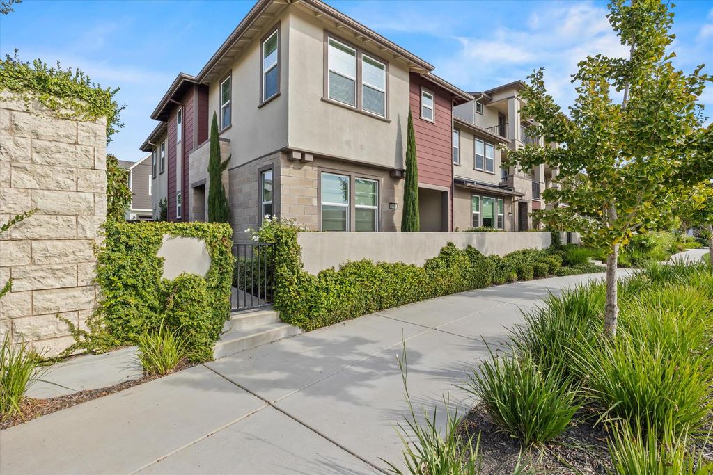 Photo of 3081 Cityscape Walk, Sacramento, CA 95833 (MLS # 225137668)