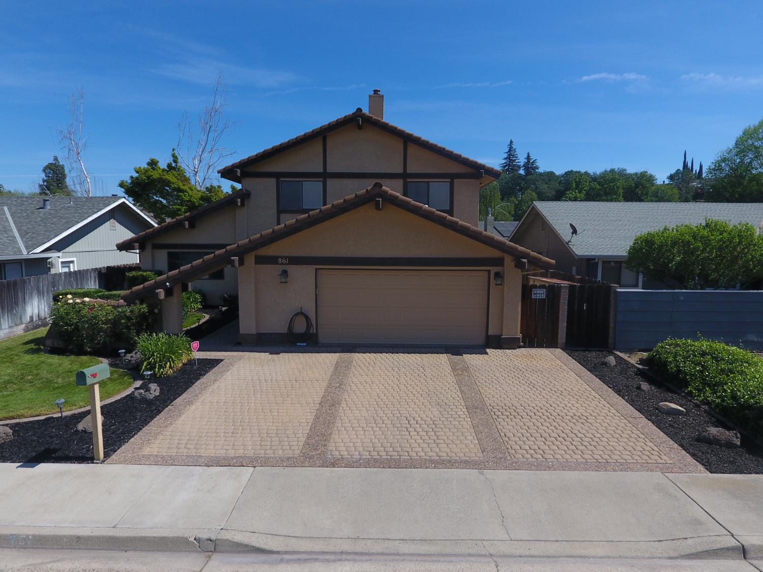 861 River Bluff Court