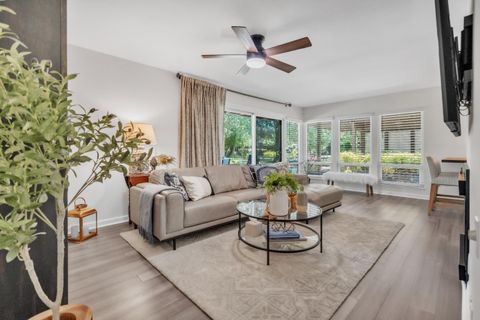 2410 Larkspur Lane 243 Sacramento CA 95825