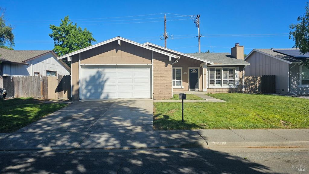 Photo of 509 Lassen Avenue, Suisun City, CA 94585 (MLS # 326029114)