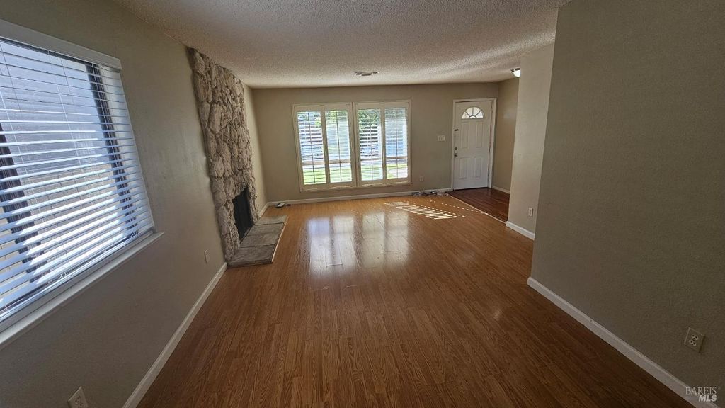 Photo of 509 Lassen Avenue, Suisun City, CA 94585 (MLS # 326029114)