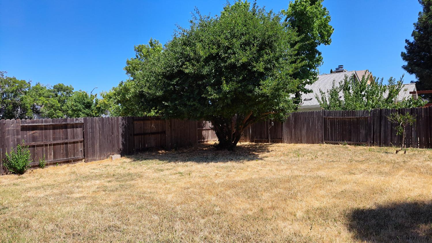 Sacramento, California 95823, United States, 3 Bedrooms Bedrooms, ,2 BathroomsBathrooms,Residential,Active,164806