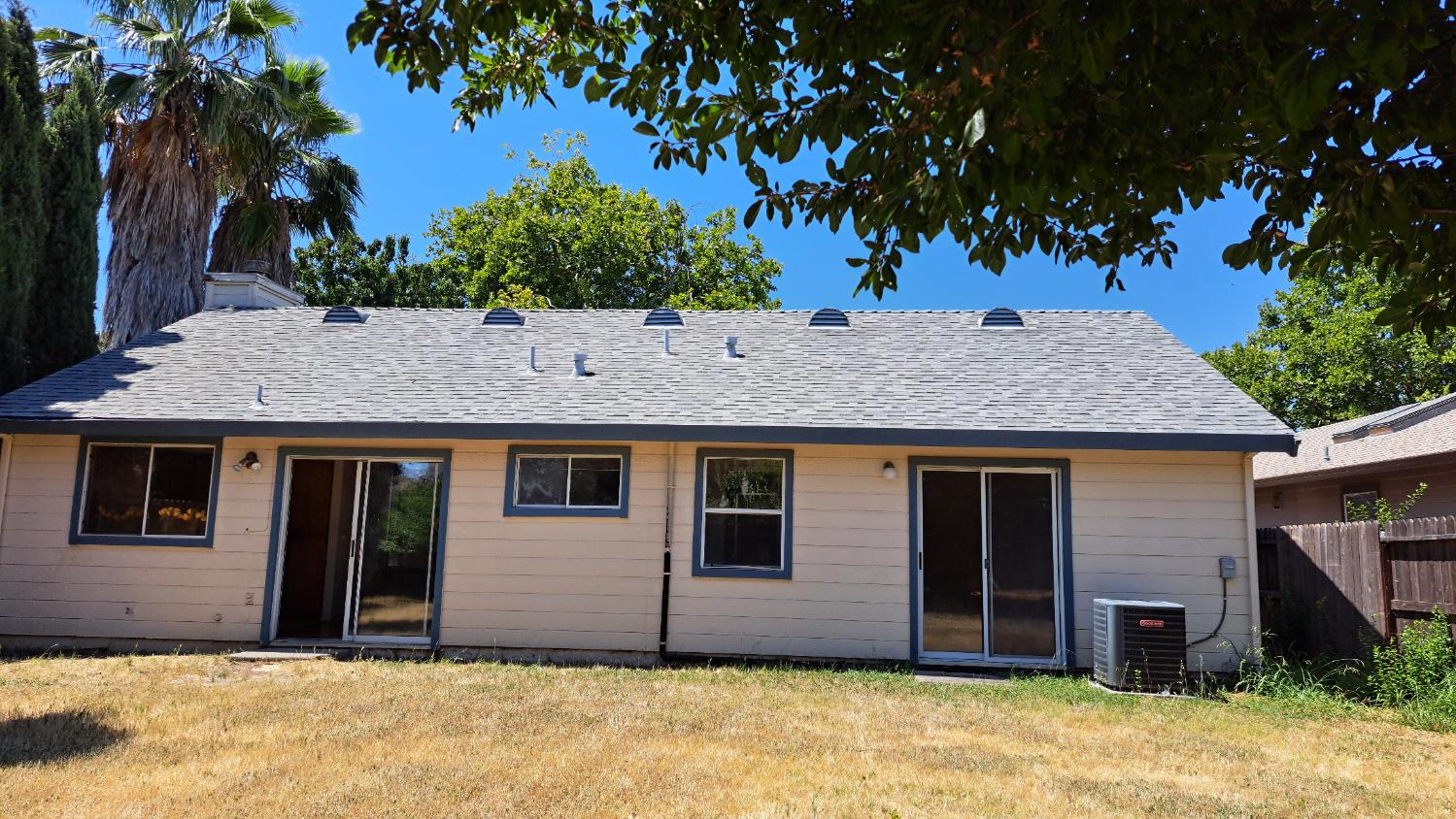 Sacramento, California 95823, United States, 3 Bedrooms Bedrooms, ,2 BathroomsBathrooms,Residential,Active,164806