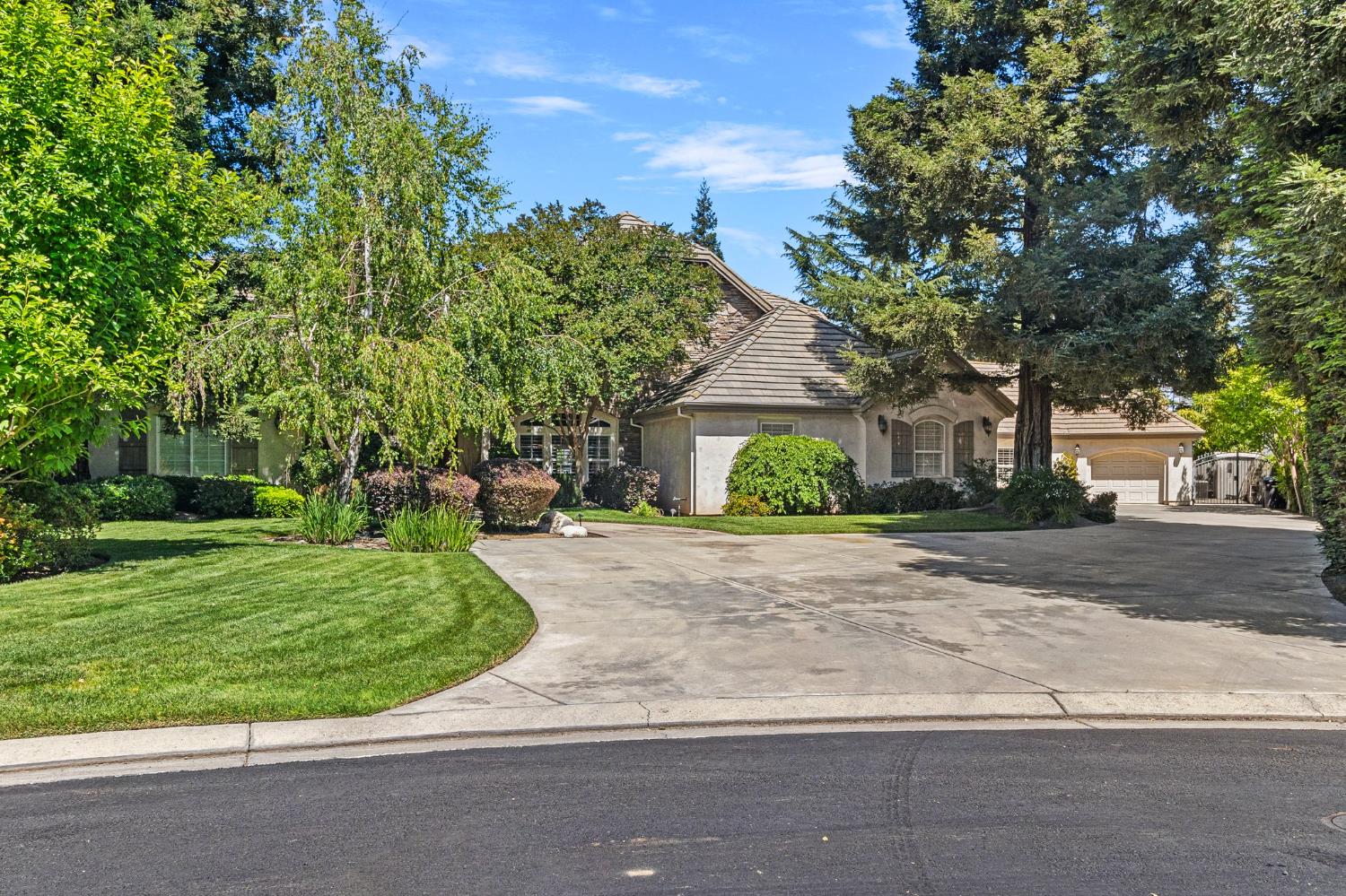 4325 Jacinthe Court