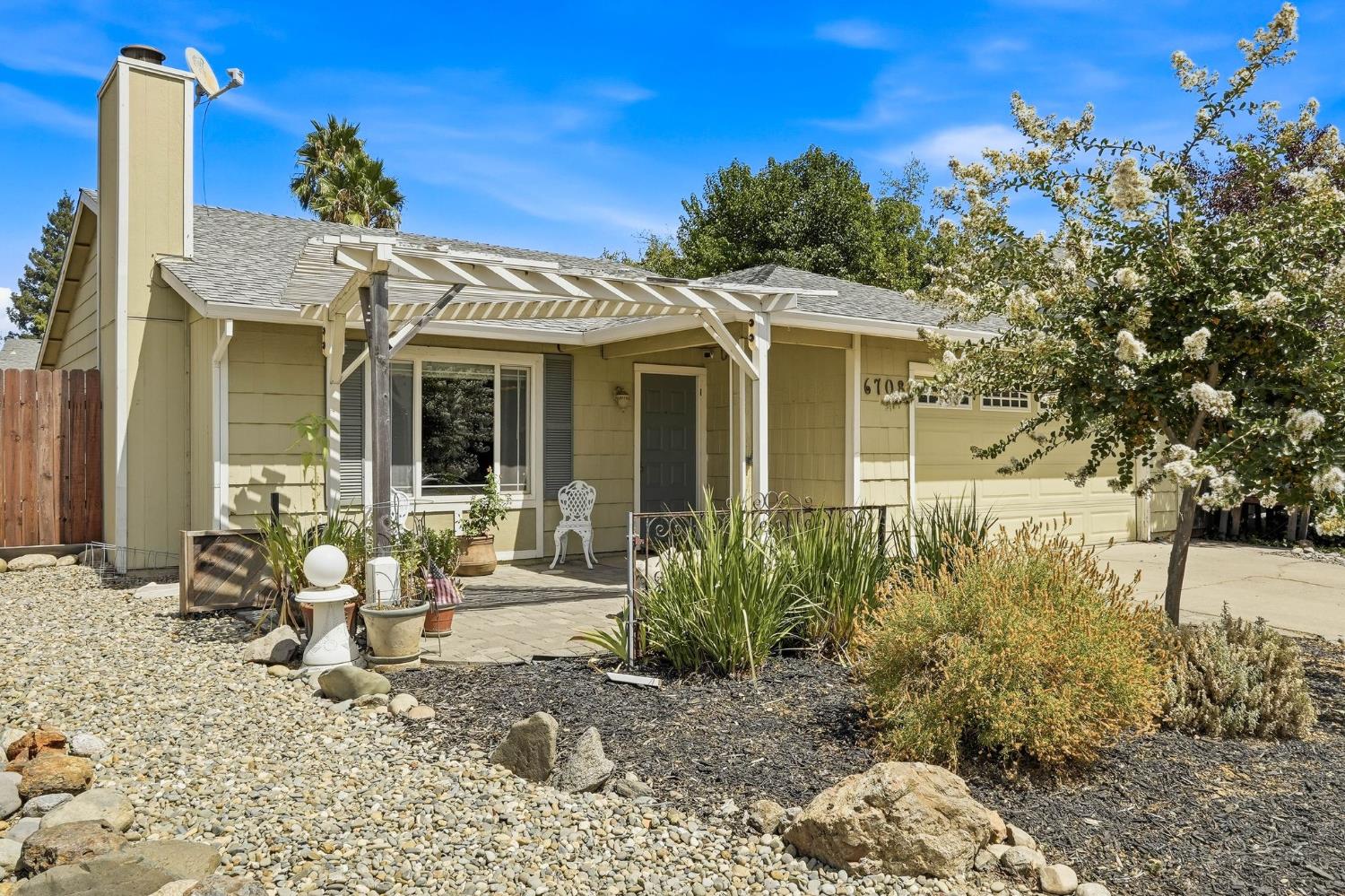 6708 Waxwing Way