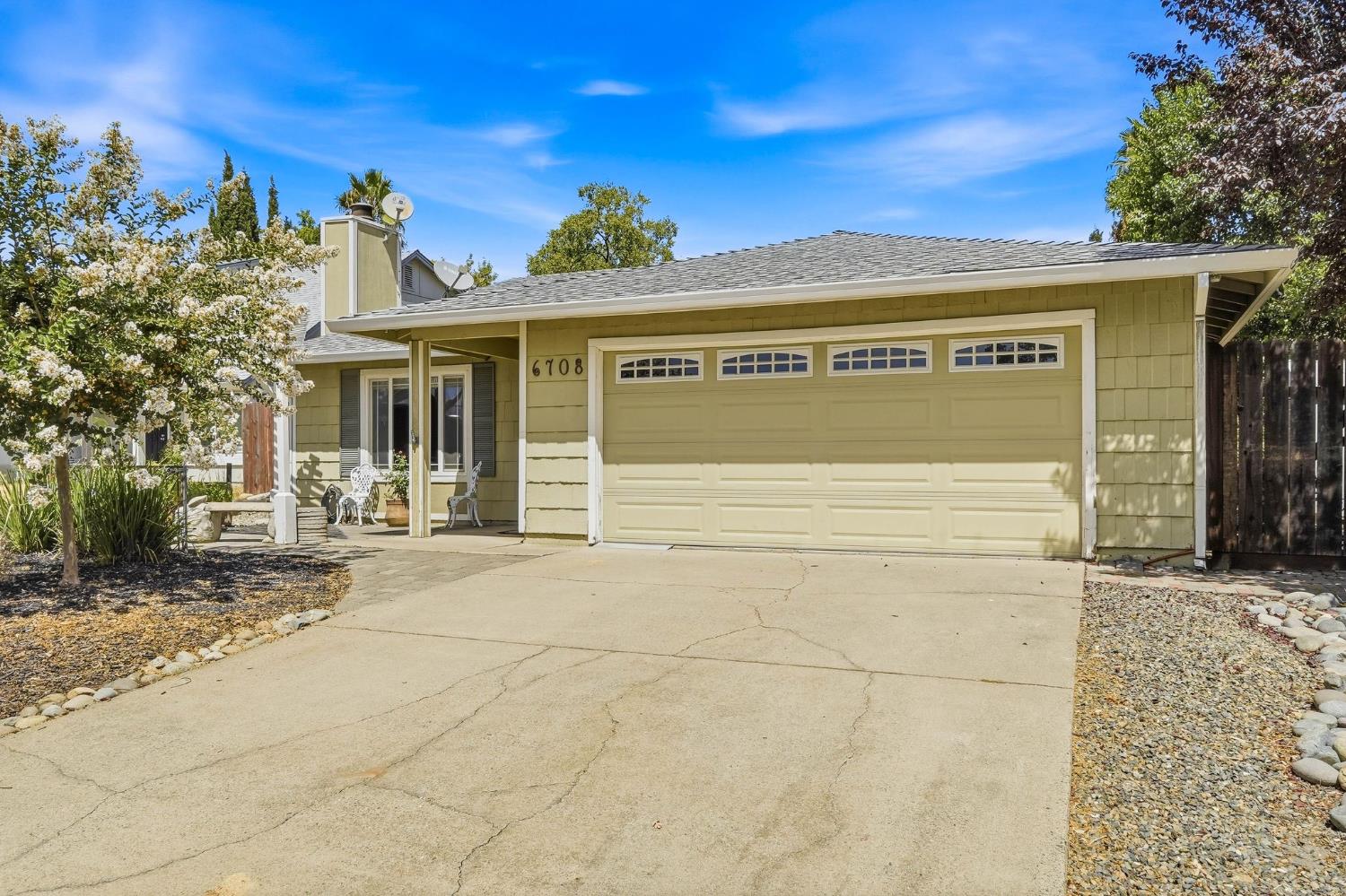 6708 Waxwing Way