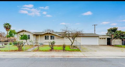 2190 Meadowglen Avenue, Sacramento, CA 95832 - MLS#: 224153410