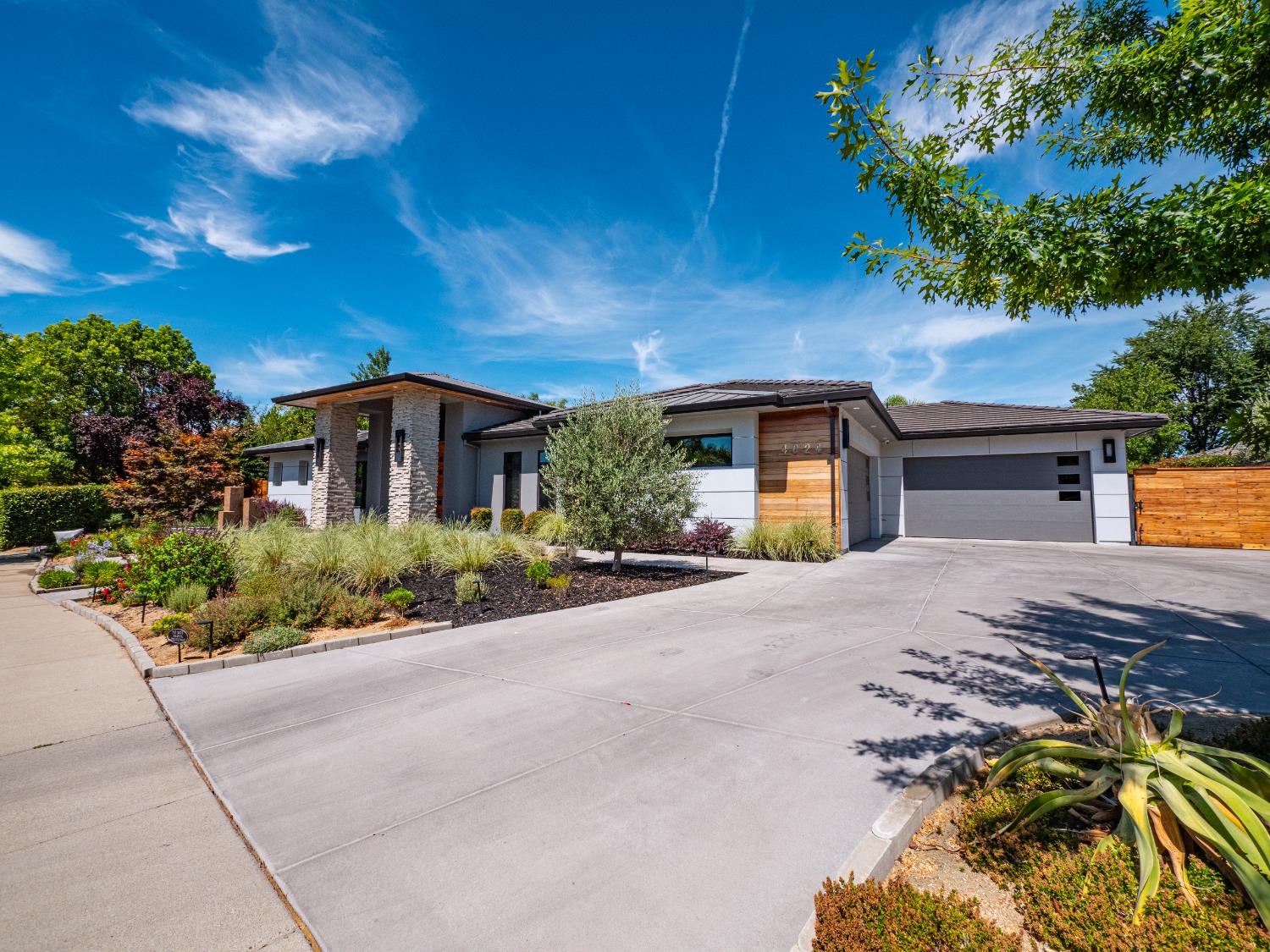 4024 Ravensworth Place