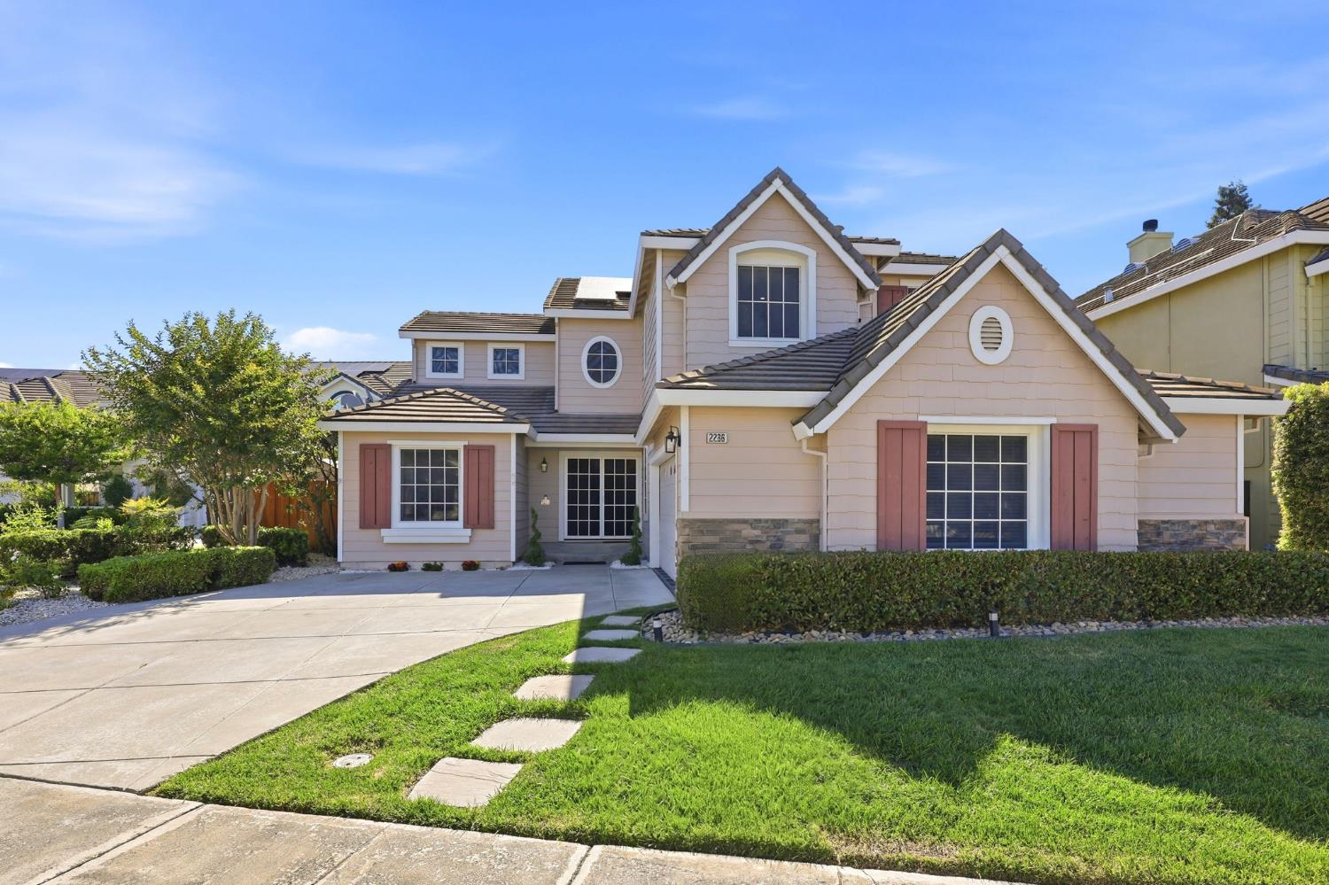 2236 Clear Lake Court