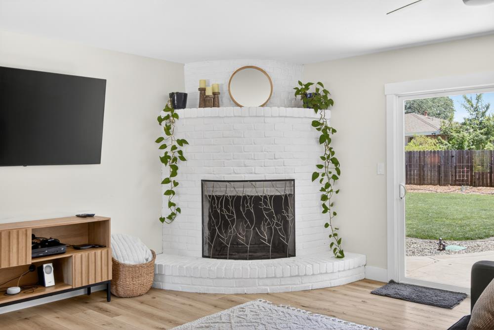 4312 Vista De Lago Way