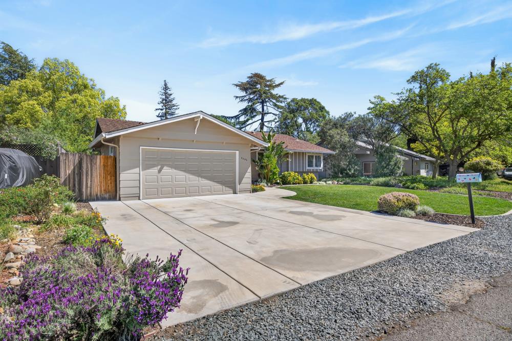 4586 Wawona Circle
